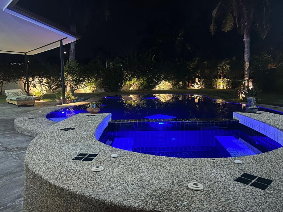 Готель Hua Hin Oasis Екстер'єр фото